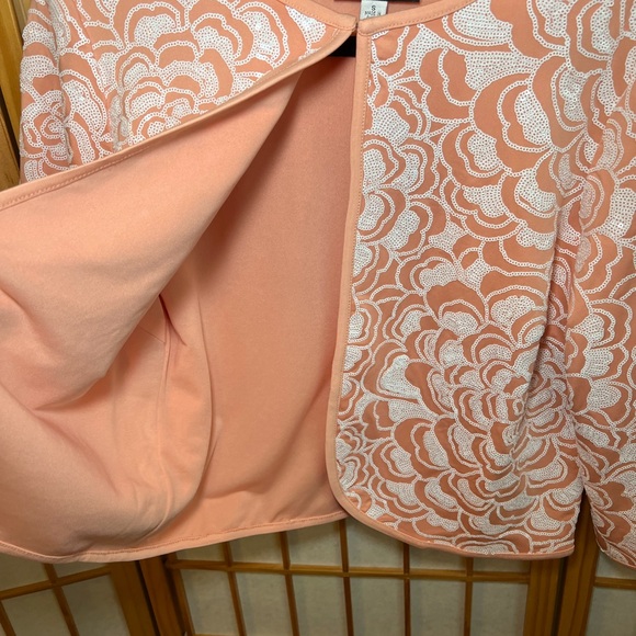Bob Mackie Wearable Art Peach Floral Textured Jacket Cardigan Small Cropped - Picture 6 of 9